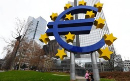 ECB để ngỏ khả năng tăng lãi suất vào tháng 9