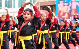 Học sinh được khuyến khích tham gia ít nhất một môn thể thao và một loại hình nghệ thuật