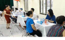 Phường Cầu Giấy đưa chăm sóc sức khỏe đến gần người dân