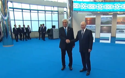 Kazakhstan đề xuất Nga và Ukraine "đóng băng" xung đột