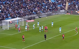 Thủ môn dự bị Man City tạo kỷ lục chuyển nhượng