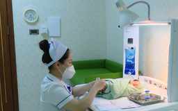 Bộ Y tế khuyến khích sinh đủ 2 con trước 35 tuổi