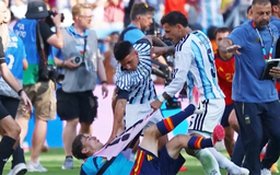 Cầu thủ Argentina đối mặt án phạt từ FIFA sau World Cup