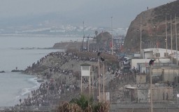 Tây Ban Nha: 49.000 người di cư tràn vào Ceuta trong 24h