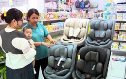 Phạt cảnh cáo ô tô chở trẻ em không có thiết bị an toàn phù hợp