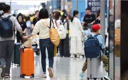 Nhật Bản cân nhắc siết quy định thường trú với người nước ngoài