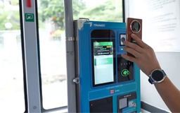 Hà Nội gia hạn sử dụng thẻ xe buýt miễn phí mẫu cũ