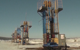 OPEC+ tăng hạn ngạch sản lượng dầu
