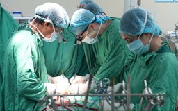 Bé sinh non nặng 1,5kg 'vượt cửa tử' sau ca mổ tim kéo dài hơn 5 giờ