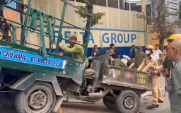 Mối nguy khó lường từ xe chở hàng cồng kềnh, xe ba bánh