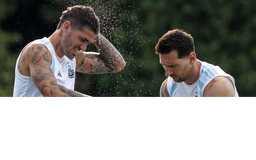 Argentina tích cực tập luyện chuẩn bị đối đầu Thụy Sĩ