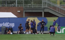 FIFA bị kêu gọi điều tra vụ xóa thẻ đỏ của Balogun