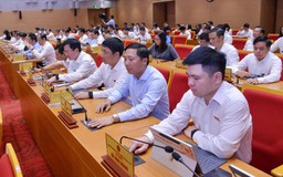 Miễn nhiệm 11 uỷ viên UBND thành phố