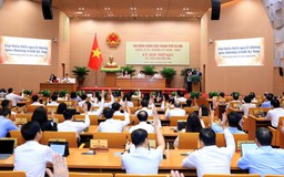 Thông qua các chính sách về giáo dục, y tế, an sinh xã hội
