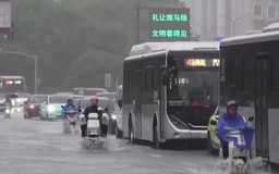 Bắc Kinh khẩn trương ứng phó mưa lớn do bão Dolphin