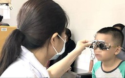 Cảnh báo người trẻ mắc tật khúc xạ