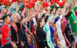 Từ 'làm theo' đến 'thực hành'