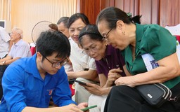 Người cao tuổi Thủ đô chủ động chuyển đổi số