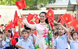 Ngày khai giảng hướng về những ngôi trường mới nơi biên giới