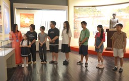 Làm mới cách kể chuyện lịch sử