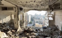 Israel tiếp tục không kích Gaza
