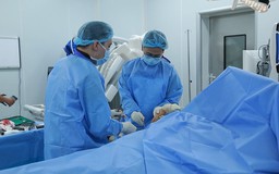 Phẫu thuật ít xâm lấn giúp trẻ sớm phục hồi sau gãy xương