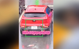 Phạt 23 triệu đồng lái xe sử dụng 2 biển kiểm soát