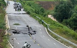 Huy động lực lượng khơi thông các tuyến đường bị tắc