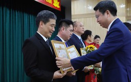 Phường Cửa Nam trao tặng Huy hiệu Đảng đợt 2/9