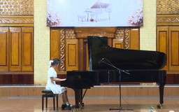 Chạm vào đam mê từ những phím đàn