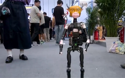 Trung Quốc: Chú bê Ngưu Lai gây sốt được 'robot hóa'