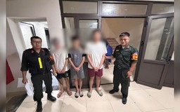 Xử lý ba nam thanh niên giấu dao trong cốp đi bão