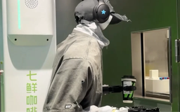 Robot pha cà phê tại Bắc Kinh (Trung Quốc) lập kỷ lục Guinness