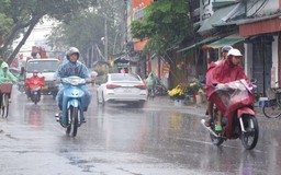 Hà Nội duy trì mưa dông, thời tiết oi nóng xen kẽ