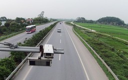 Chạy xe trên cao tốc: Giữ khoảng cách bao nhiêu là an toàn, tránh bị phạt?