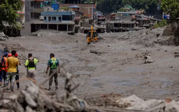 Nepal chạy đua giải cứu hàng trăm người trong hầm thủy điện