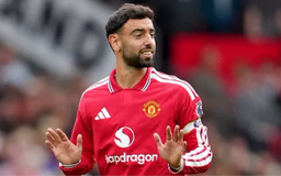 Bruno Fernandes giúp Man United thắng trận đầu mùa