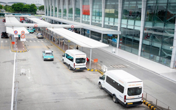 Sân bay Nội Bài tiếp tục điều chỉnh làn xe dịch vụ đón khách