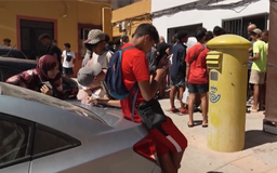 Tây Ban Nha tìm giải pháp cho trẻ di cư ở Ceuta