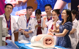 Việt Nam lần đầu tiên đào tạo thực hành can thiệp bào thai trên mô hình