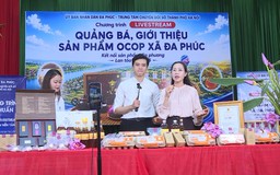 Chủ tịch xã livestream bán hàng giúp nông dân