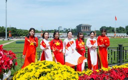 Hà Nội rực rỡ cờ hoa, hân hoan đón Tết Độc lập