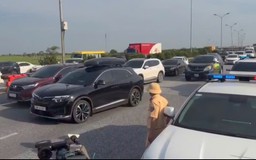 Cho phép lái xe mượn chiều đường đối diện trên cao tốc Cao Bồ - Pháp Vân để trở lại Thủ đô thuận lợi