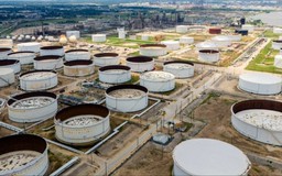 Giá dầu Brent vượt 100 USD do xung đột Trung Đông