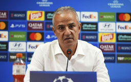 HLV Fenerbahce từ chức ngay sau trận mở màn Champions League