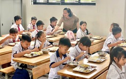 Từ bếp ăn đến bàn ăn siết chặt an toàn bữa ăn bán trú