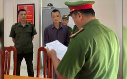 Khởi tố đối tượng đập phá ô tô của người khác