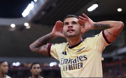 Arsenal củng cố vững chắc ngôi đầu Premier League