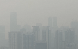 Singapore báo động ô nhiễm không khí do cháy rừng Indonesia