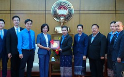 Nâng cao hiệu quả hợp tác công đoàn Hà Nội - Viêng Chăn